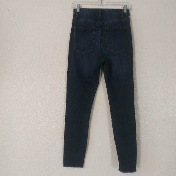 No Boundaries Women's Size 9 Dark Wash Jeans - Picture 4 of 12